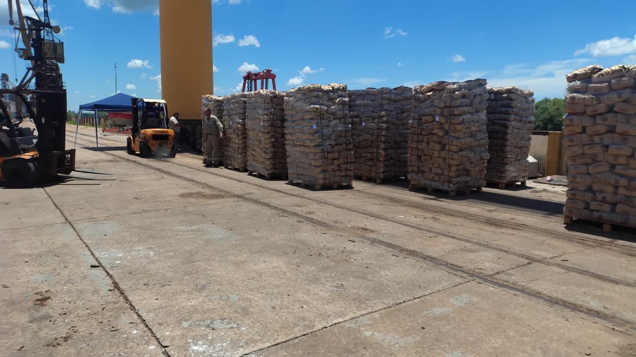*EL PUERTO DE BARRANQUERAS CONCRETO UNA NUEVA EXPORTACIÓN DE CARBON VEGETAL A BRASIL*