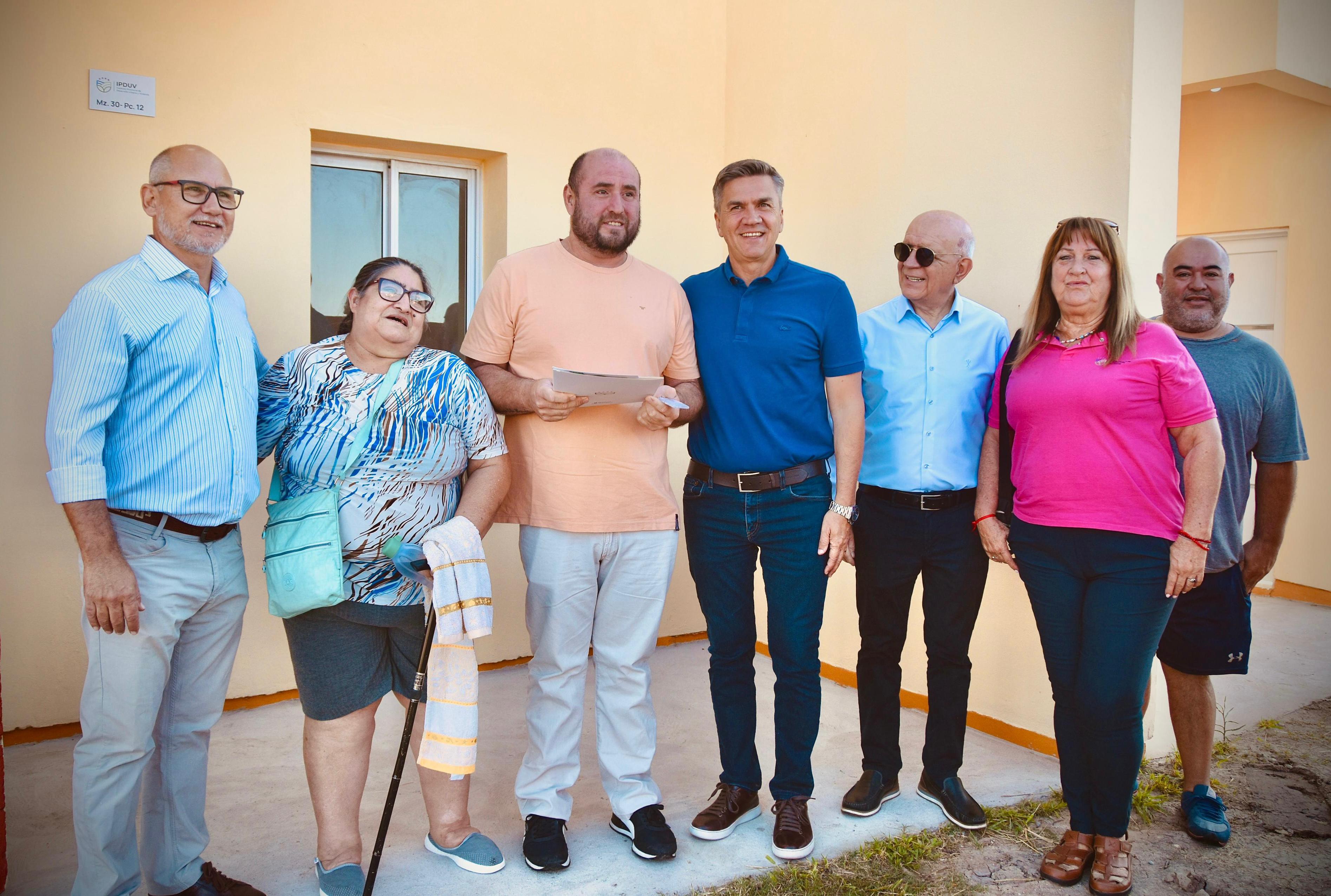 *MAS FAMILIAS CUMPLIERON EL SUE�O DE LA CASA PROPIA EN RESISTENCIA*