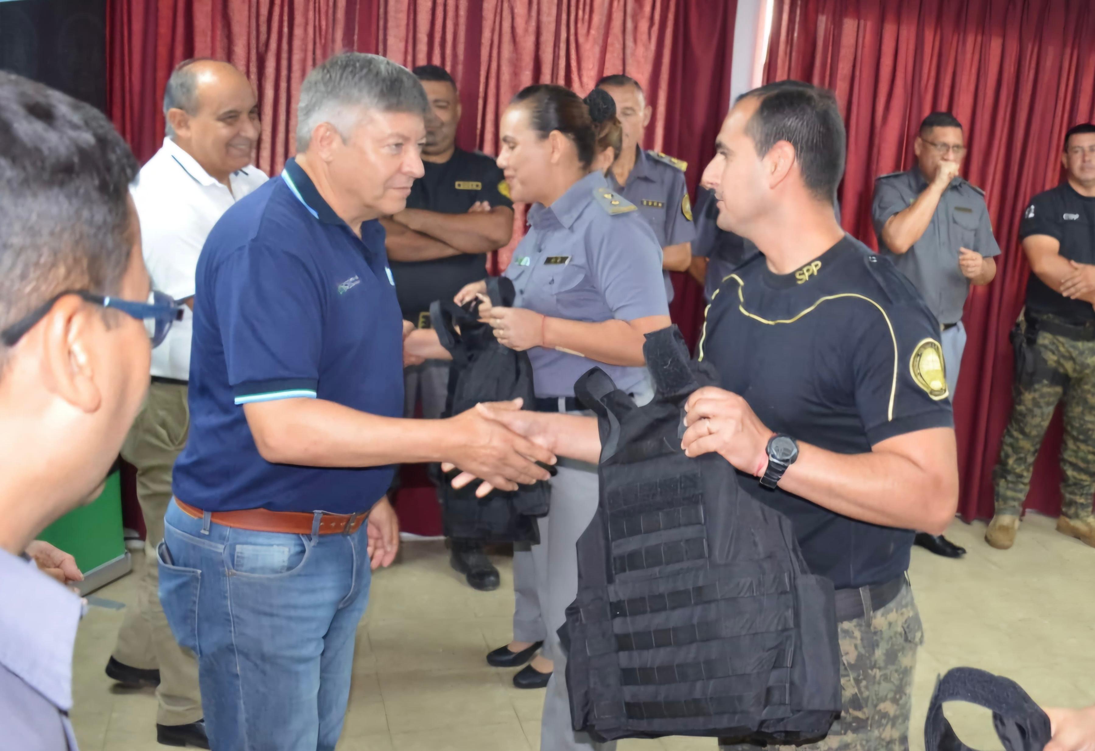 El gobierno provincial continúa equipando a las fuerzas policiales 