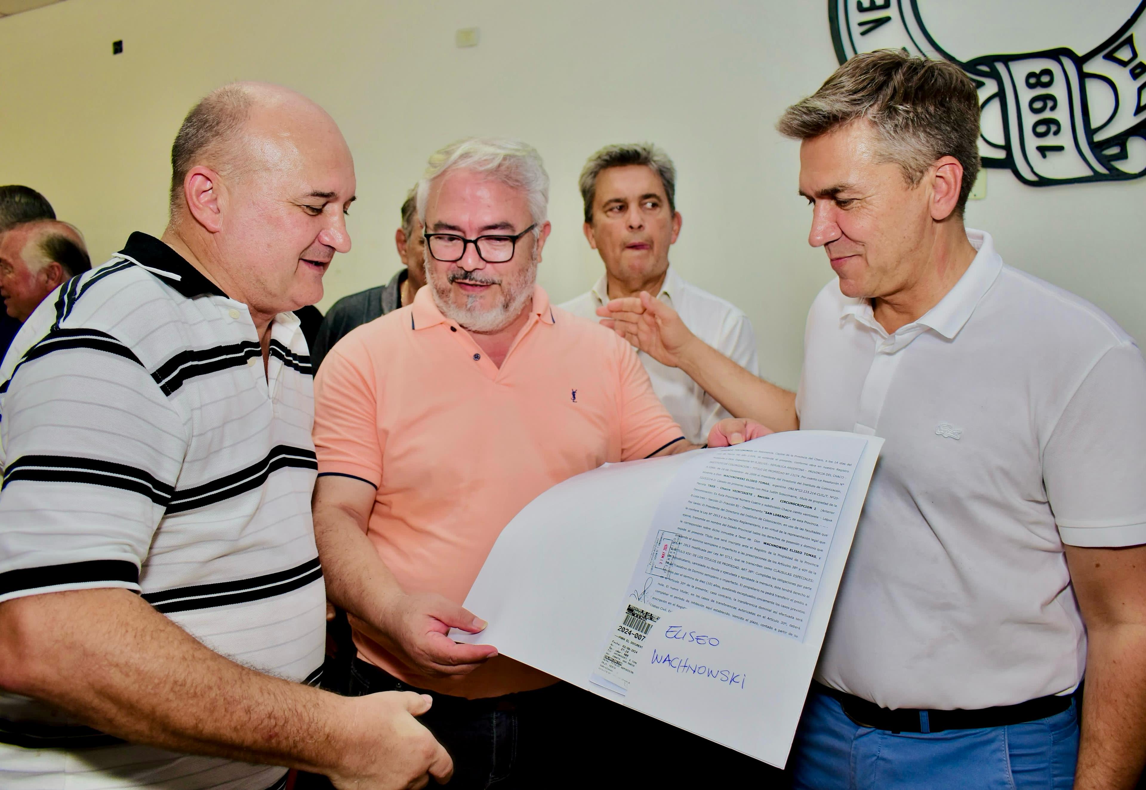 *-Acompañamiento al sector productivo-* *VILLA BERTHET: EL GOBERNADOR ZDERO ENTREGÓ TÍTULOS Y FINANCIAMIENTO DE FONDOS DE LA LEY DE BOSQUES A PRODUCTORES*   
