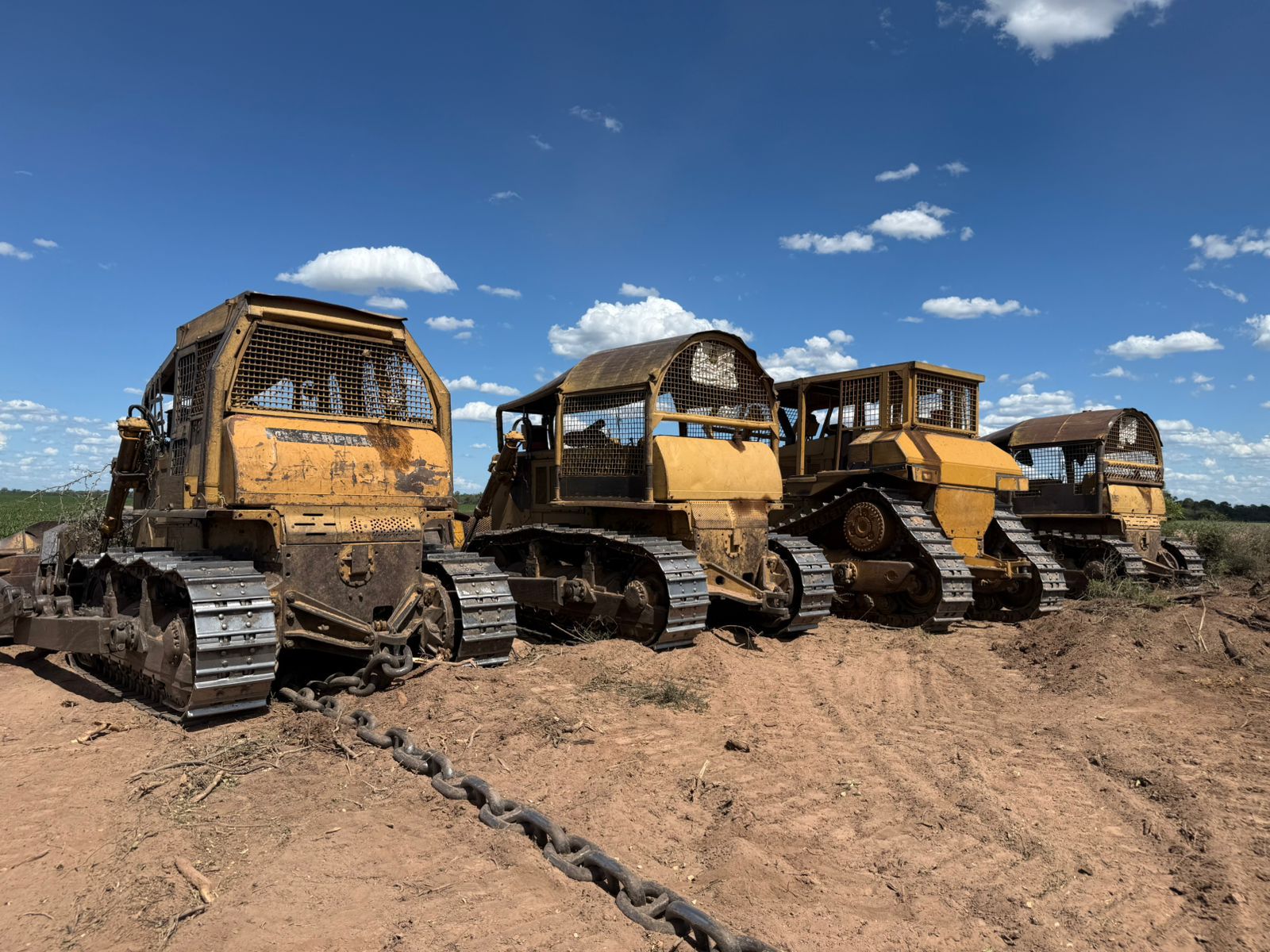 *LOS FRENTONES: SECUESTRARON 4 TOPADORAS TRAS DETECTAR UN DESMONTE ILEGAL DE 550 HECTÁREAS*