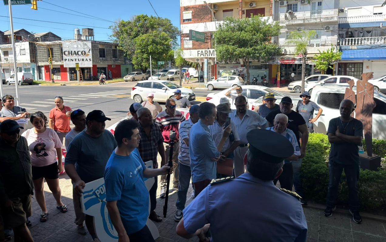 *RESISTENCIA: FRACASO LA CONVOCATORIA POLICIAL FRENTE A JEFATURA*