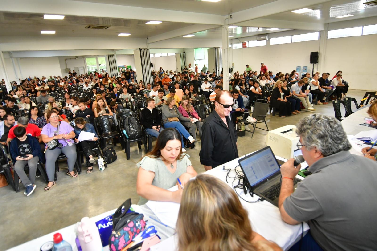 *MAS DE 2400 DOCENTES TITULARIZARON EN ESCUELAS PRIMARIAS DE TODA LA PROVINCIA, A TRAVES DE LOS CONCURSOS*