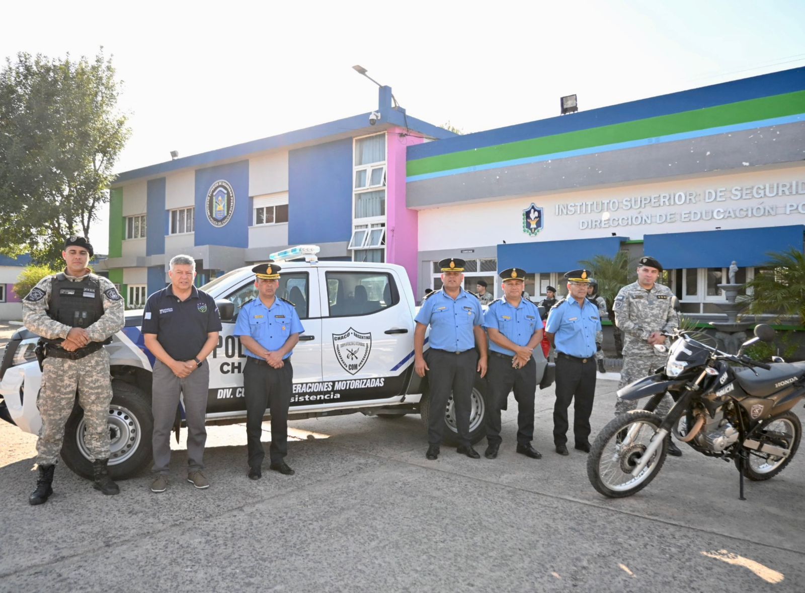 *CHACO REFUERZA LA SEGURIDAD: MATKOVICH ENTREG&Oacute; NUEVA CAMIONETA AL C.O.M. PARA EL GRAN RESISTENCIA*  