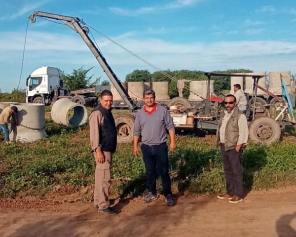 *PAMPA DEL INDIO: EL GOBIERNO PROVINCIAL COMENZ&Oacute; LAS OBRAS QUE CONECTAR&Aacute;N EL SALADO Y EL GUAYCUR&Uacute; PARA BENEFICIAR A PRODUCTORES*
