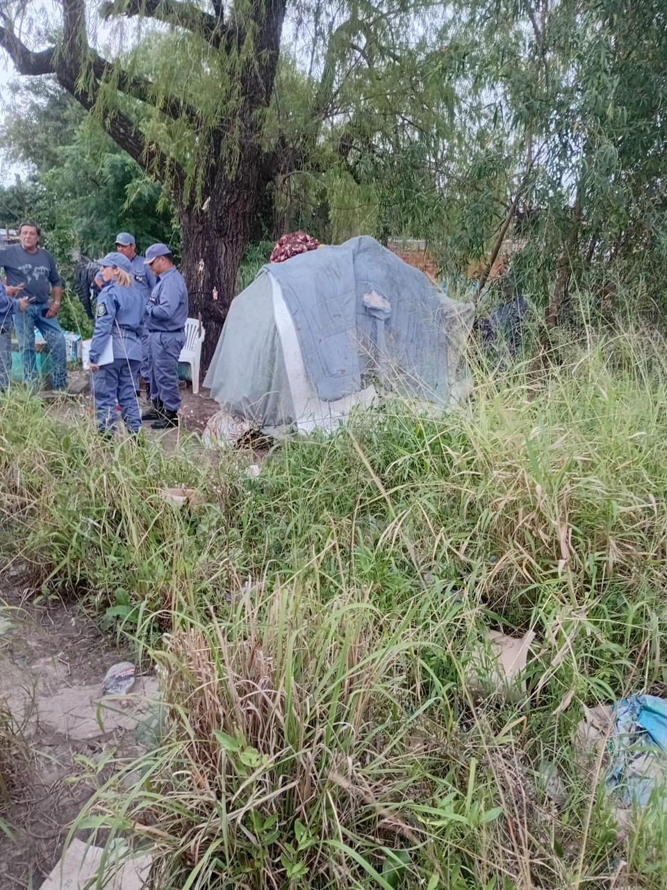 *RETIRAN ASENTAMIENTO IRREGULAR EN LA LAGUNA ARG&Uuml;ELLO, TRAS UN OPERATIVO CONJUNTO ENTRE APA Y LA POLIC&Iacute;A DEL CHACO*