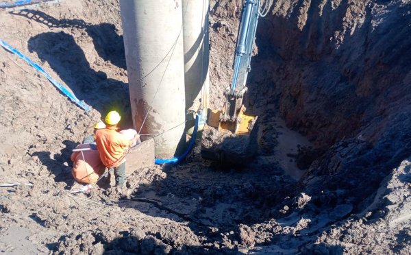 *CAMPO LARGO: SAMEEP REPAR&Oacute; UNA P&Eacute;RDIDA EN EL SEGUNDO ACUEDUCTO Y NORMALIZA EL SERVICIO EN EL SUDOESTE CHAQUE&Ntilde;O*