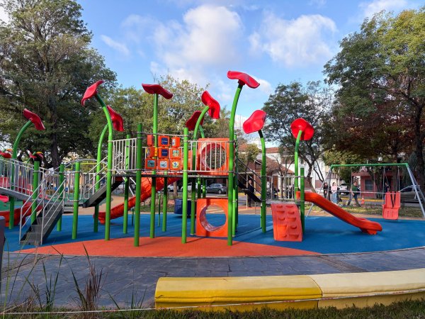 *RESISTENCIA: ZDERO ACOMPA&Ntilde;&Oacute; LA INAUGURACI&Oacute;N DE LA RENOVADA PLAZA 12 DE OCTUBRE*