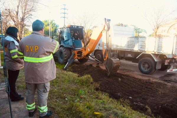 *&iexcl;PALABRA CUMPLIDA!* *EL GOBIERNO PROVINCIAL INICI&Oacute; HOY LAS OBRAS DE PAVIMENTO DE LA AVENIDA LAS PIEDRAS, EN BARRANQUERAS*