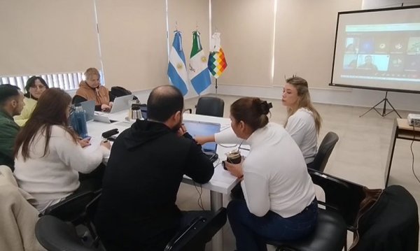 *REFERENTES DE ESCUELAS INNOVADORAS PARTICIPARON DEL PRIMER ENCUENTRO DEL CONSEJO CONSULTIVO PROVINCIAL DE ESTUDIANTES*