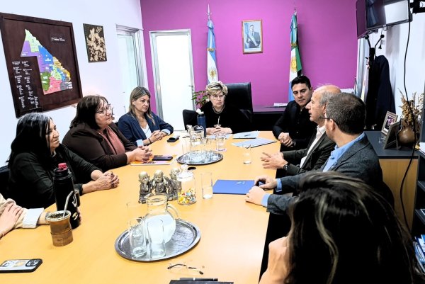 *EDUCACI&Oacute;N Y LA FUNDACI&Oacute;N BUNGE Y BORN ACUERDAN ACCIONES CONJUNTAS PARA FORTALECER LA CALIDAD EDUCATIVA EN EL CHACO*
