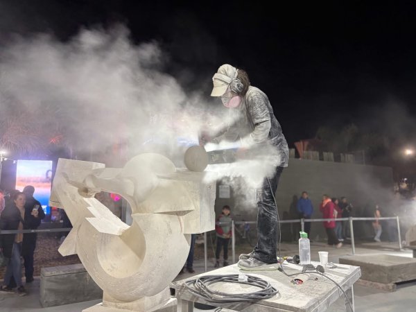 *LA BIENAL ENTRA EN SU ETAPA FINAL: INVITAN A VIVIR LOS &Uacute;LTIMOS D&Iacute;AS DEL MAYOR ENCUENTRO DE ESCULTURA A CIELO ABIERTO*