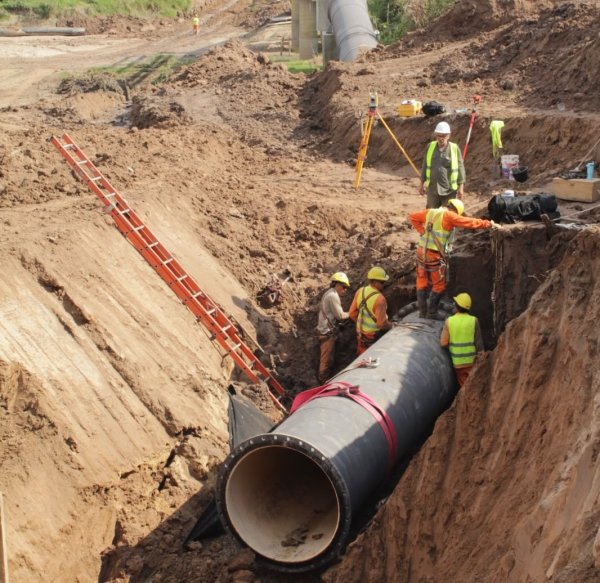 *AVANZAN LAS OBRAS EN EL SEGUNDO ACUEDUCTO PARA AUMENTAR EL CAUDAL DE AGUA POTABLE EN EL INTERIOR PROVINCIAL*