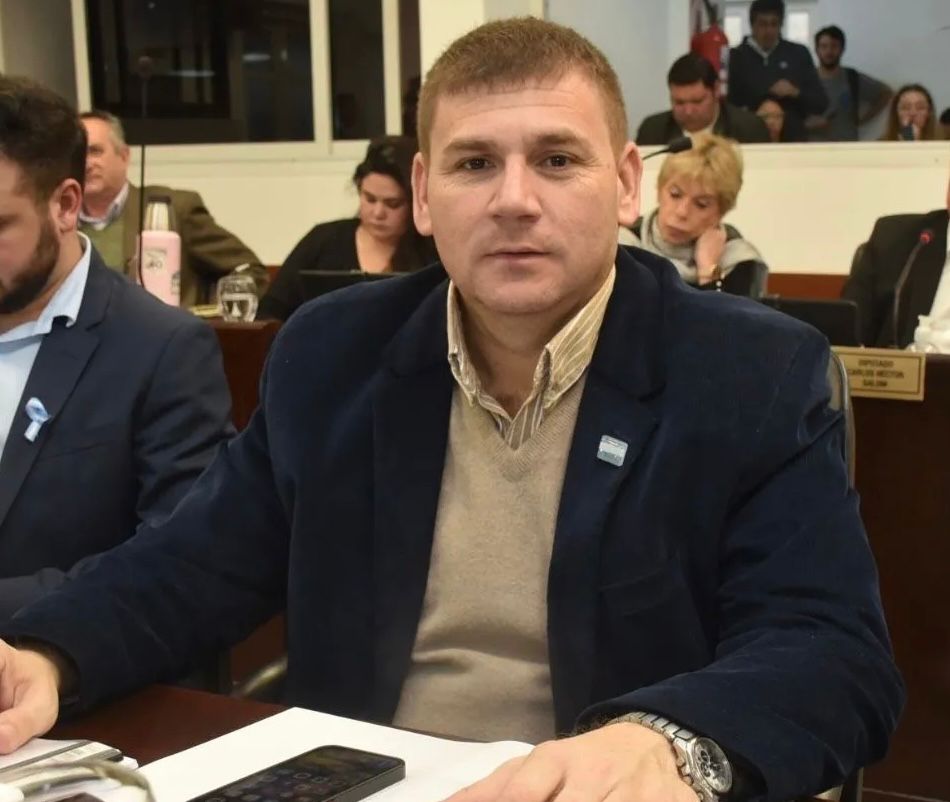 DESPUÉS DE FUNDIR LA PROVINCIA: “SOLO EN CAMPAÑA, CAPITANICH SE ACUERDA DE LOS CHAQUEÑOS” DIJO LAZZARINI