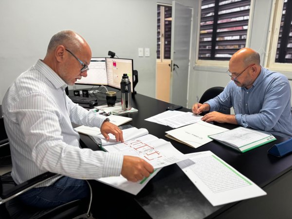 *MAKALL&Eacute;: EL IPDUV Y EL MUNICIPIO FIRMARON UN CONVENIO PARA CONSTRUIR VIVIENDAS CON ESFUERZO COMPARTIDO*
