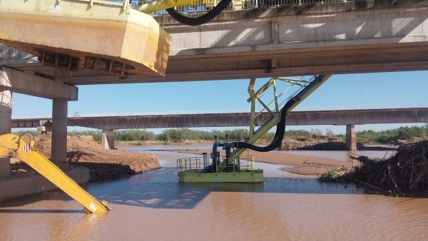 *SAMEEP EJECUTA TAREAS DE DRAGADO Y CANALIZACI&Oacute;N EN PUERTO LAVALLE PARA GARANTIZAR LA CAPTACI&Oacute;N DE AGUA CRUDA*
