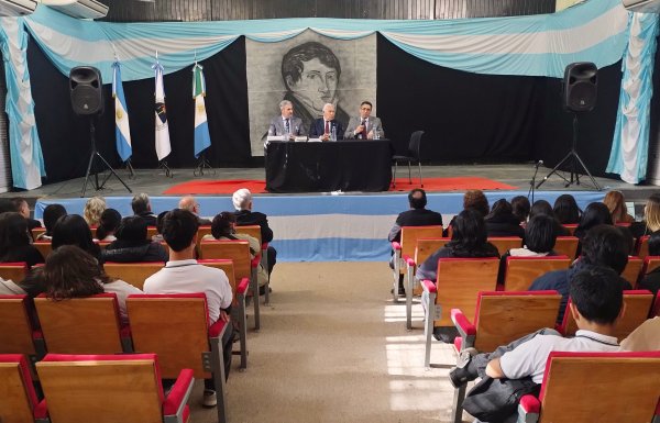 *ESTUDIANTES CHAQUE&Ntilde;OS REIVINDICARON EL LEGADO DE BELGRANO EN UN CONVERSATORIO SOBRE EDUCACI&Oacute;N, PATRIA Y CIUDADAN&Iacute;A*