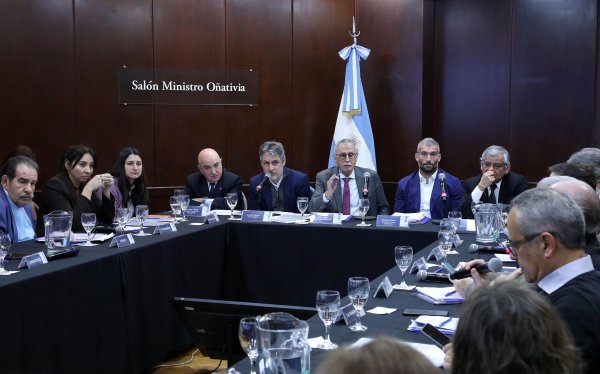 *MAYOL EN EL COFESA: PREVENCI&Oacute;N, MEDICAMENTOS Y ATENCI&Oacute;N PRIMARIA, ENTRE LOS TEMAS CENTRALES*