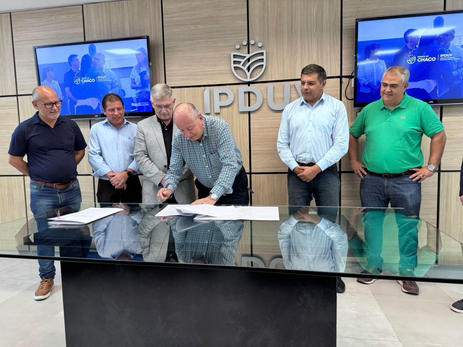 REGULARIZACIÓN DOMINIAL: EL INSTITUTO DE VIVIENDA ACERCA SOLUCIONES A FAMILIAS DE PRESIDENCIA ROCA Y DE LAGUNA LIMPIA