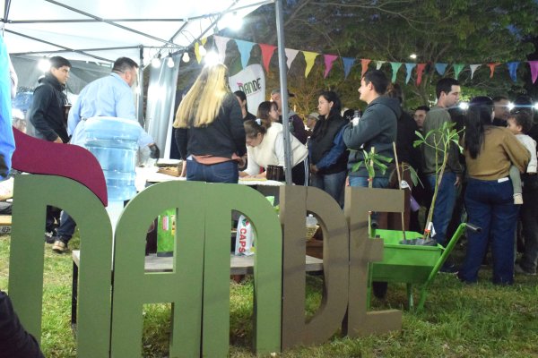 *EL PROGRAMA &Ntilde;ANDE ACOMPA&Ntilde;&Oacute; A LOS PEQUE&Ntilde;OS PRODUCTORES EN LA EXPO FRUTIHORT&Iacute;COLA*