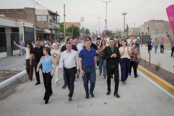 *PAVIMENTO, LUCES Y CONECTIVIDAD: ZDERO INAUGUR&Oacute; LA AVENIDA CASEROS, EN CHARATA*