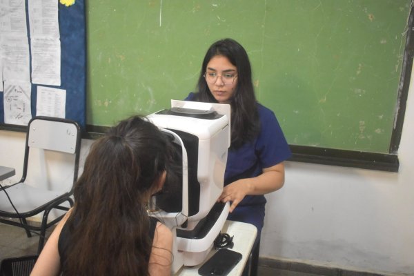 *PROGRAMA &ldquo;VER PARA SER LIBRES&rdquo;: M&Aacute;S DE 900 ANTEOJOS ENTREGADOS EN RESISTENCIA*