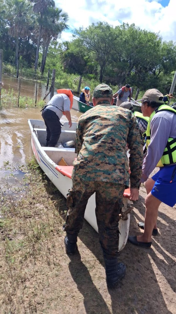 *PUERTO VILELAS: EL GOBIERNO PROVINCIAL REFUERZA LA ASISTENCIA A LAS FAMILIAS AFECTADAS*