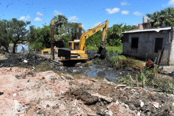 *PUERTO VILELAS: VIALIDAD PROVINCIAL DESOBSTRUYE DESAG&Uuml;ES PARA MITIGAR LOS EFECTOS DE EL NI&Ntilde;O*