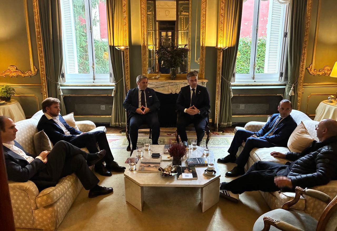 *MADRID: ZDERO SE REUNIÓ CON REPRESENTANTES DEL SANTANDER GROUP PARA IMPULSAR INVERSIONES EN EL NORTE GRANDE*  